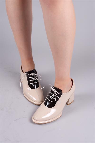 MATRE Bağcıklı Rugan Topuklu Ayakkabı TEN