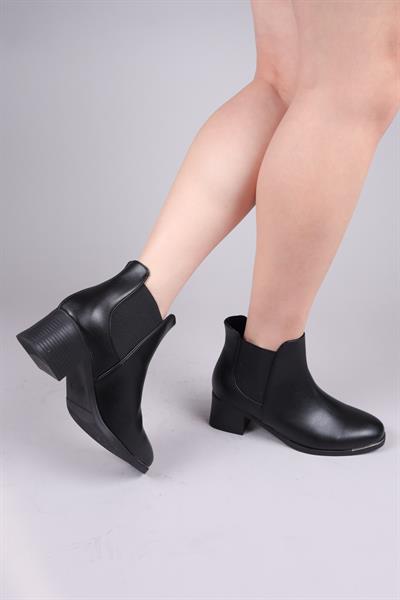 MİLDURA Lastikli Alçak Topuklu Bot SİYAH