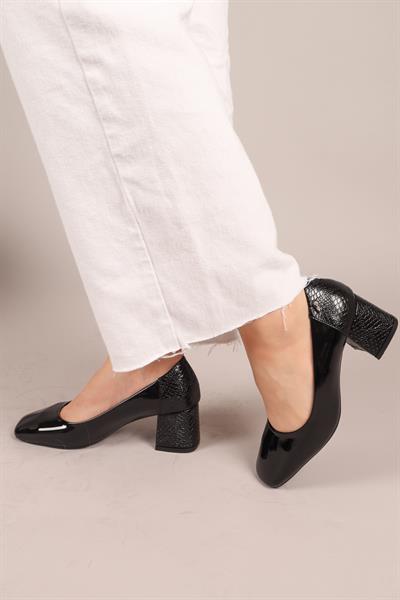 PUMPS Arkası Yılan Dokulu Blok Topuklu Ayakkabı SİYAH