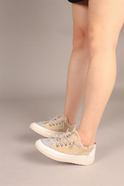 REİNA Taş Bağcık ve Aksesuarlı Kot Sneakers BEJ