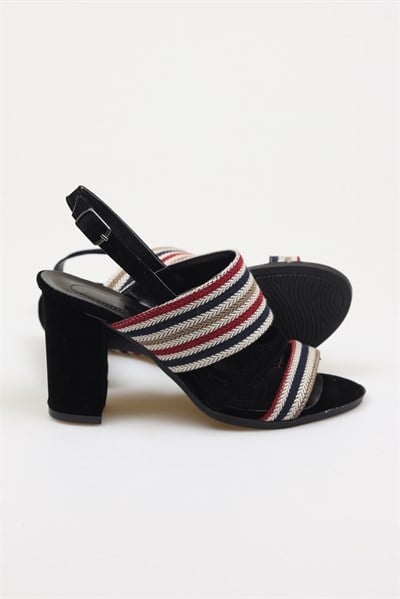 Renk Garnili Siyah Süet Topuklu Ayakkabı
