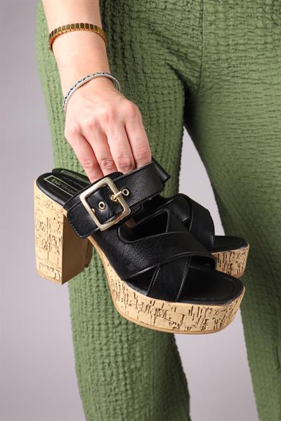 RONİKA Platform Topuklu Terlik SİYAH