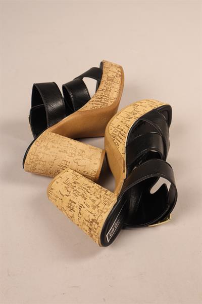 RONİKA Platform Topuklu Terlik SİYAH