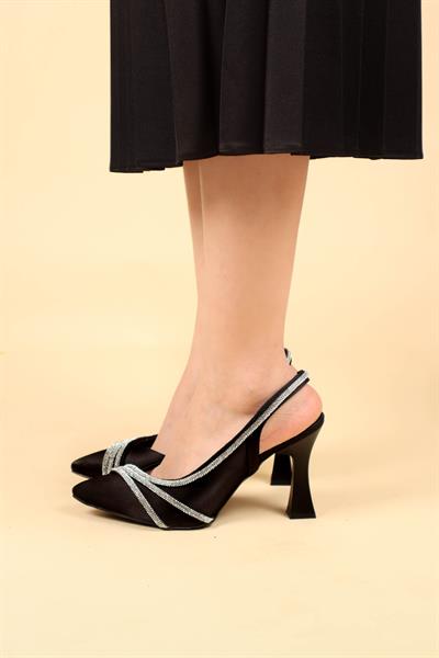 Saten Taş Detaylı Karnıyarık Stiletto SİYAH