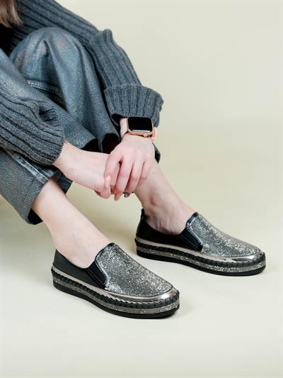 Taş Baskılı Lastikli Sneakers SİYAH