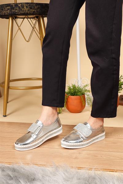 Taş Cırtlı Sneakers GÜMÜŞ