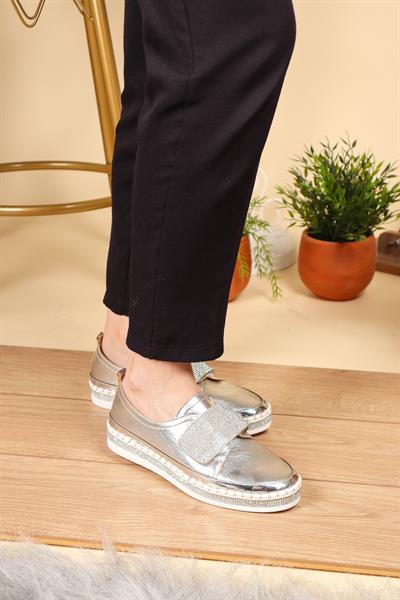 Taş Cırtlı Sneakers GÜMÜŞ