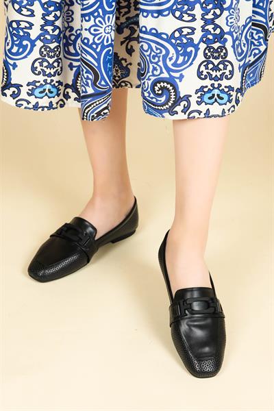 Toka Aksesuarlı Lazer Baskılı Babet SİYAH