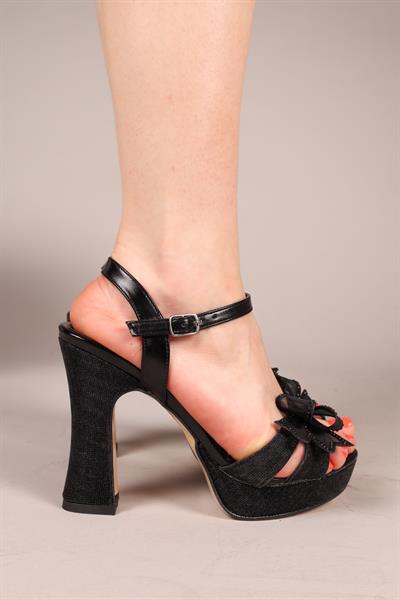 TWİNK Fiyonklu Platform Topuklu Ayakkabı SİYAH