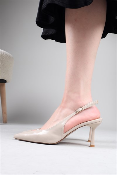 VERON Taş Toka Aksesuarlı Alçak Topuklu Stiletto BEJ