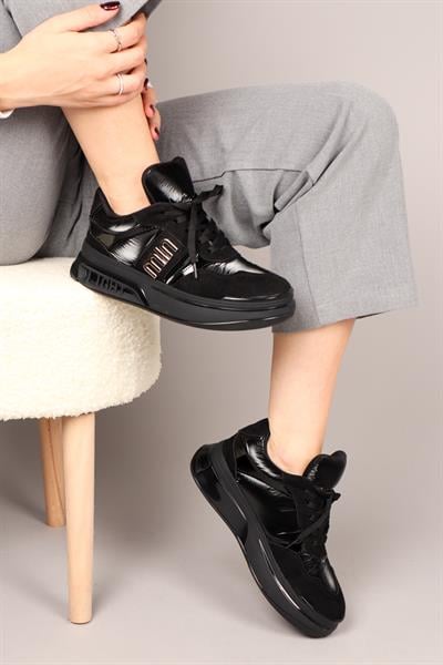 VİGDİS Süet Garnili Kadın Spor Ayakkabı SİYAH