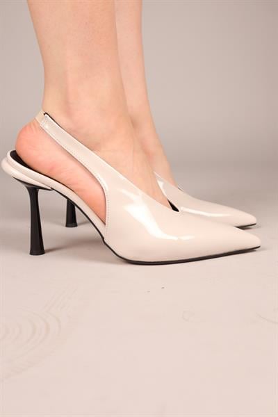 YALENİ Arkası Lastikli Rugan Stiletto GRİ