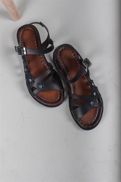 İSİS Yanı Çiçekli Vaketa Sandalet SİYAH