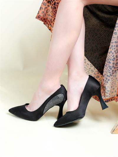 Yanı Taş Baskılı Saten Topuklu Ayakkabı SİYAH