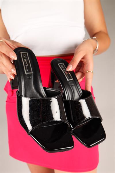 ZEREL Sim Detaylı Rugan Topuklu Terlik SİYAH