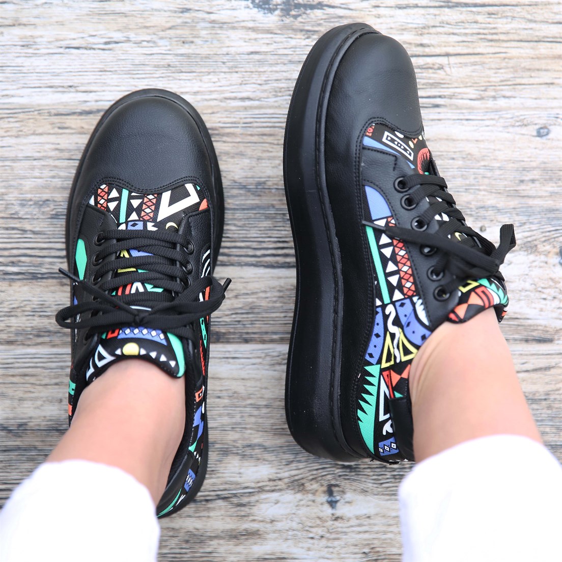Desenli Siyah Kadın Sneakers