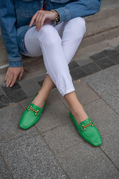 Blanca Yeşil Renkli Önü Tokalı Gerçek Deri Kadın Babet