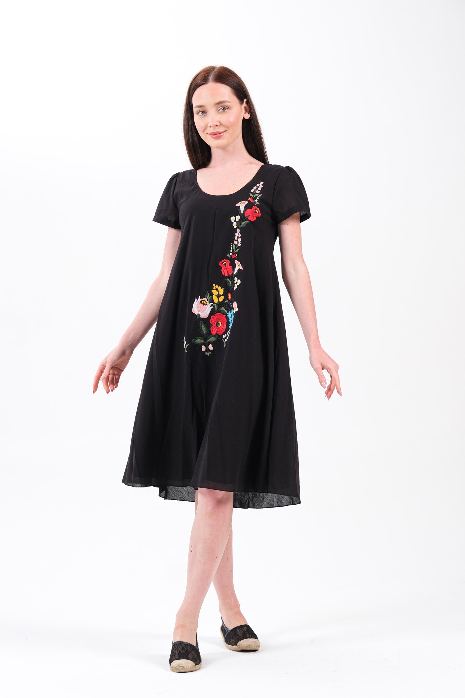 8030 Siyah Nakışlı Elbise