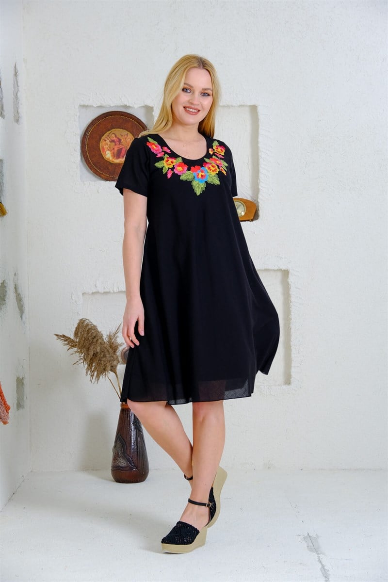 4614 Siyah Nakışlı Elbise