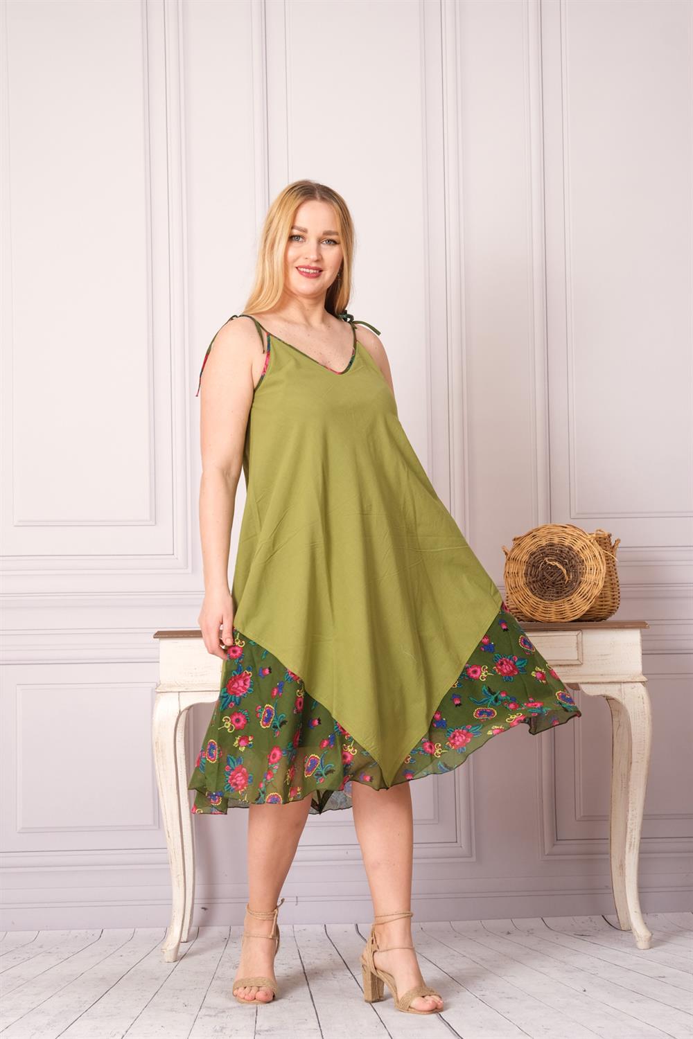 4657 A.Yeşil Elbise