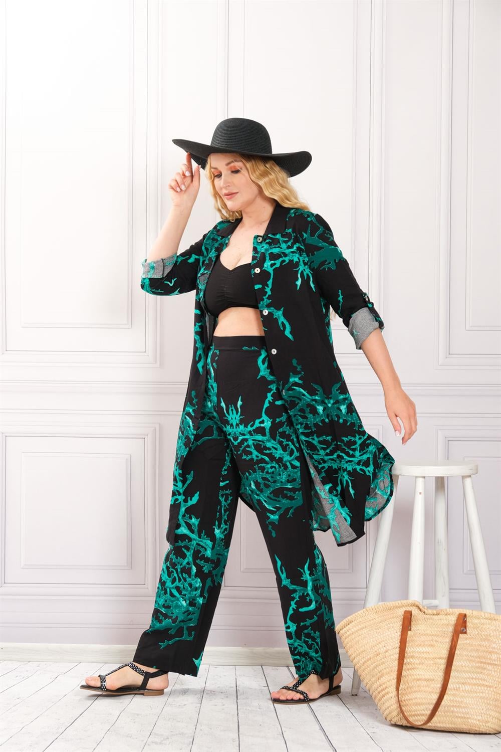 4748 Siyah Desenli Takım