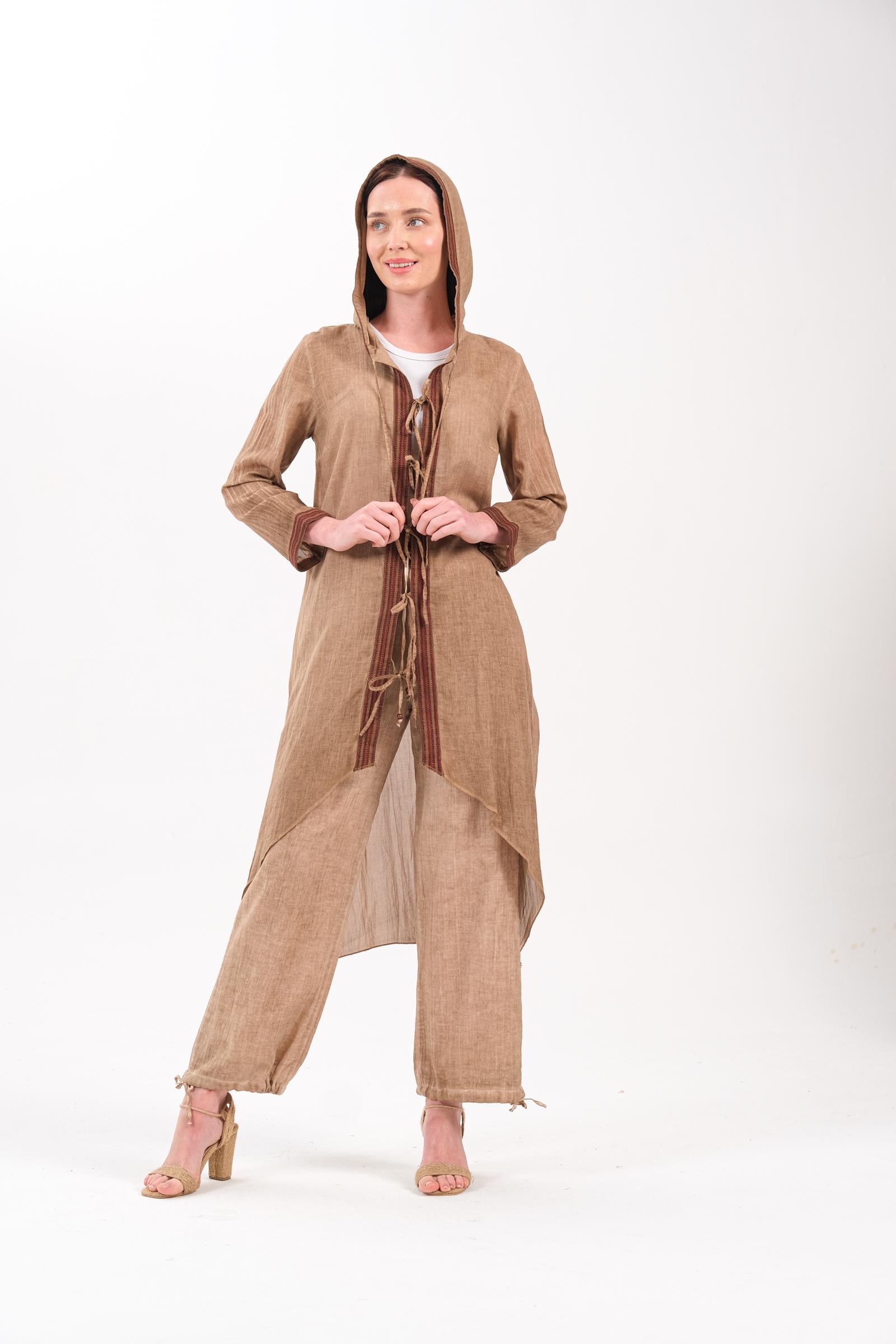 8002 Alt-Üst Yıkamalı Nakışlı Camel Takım