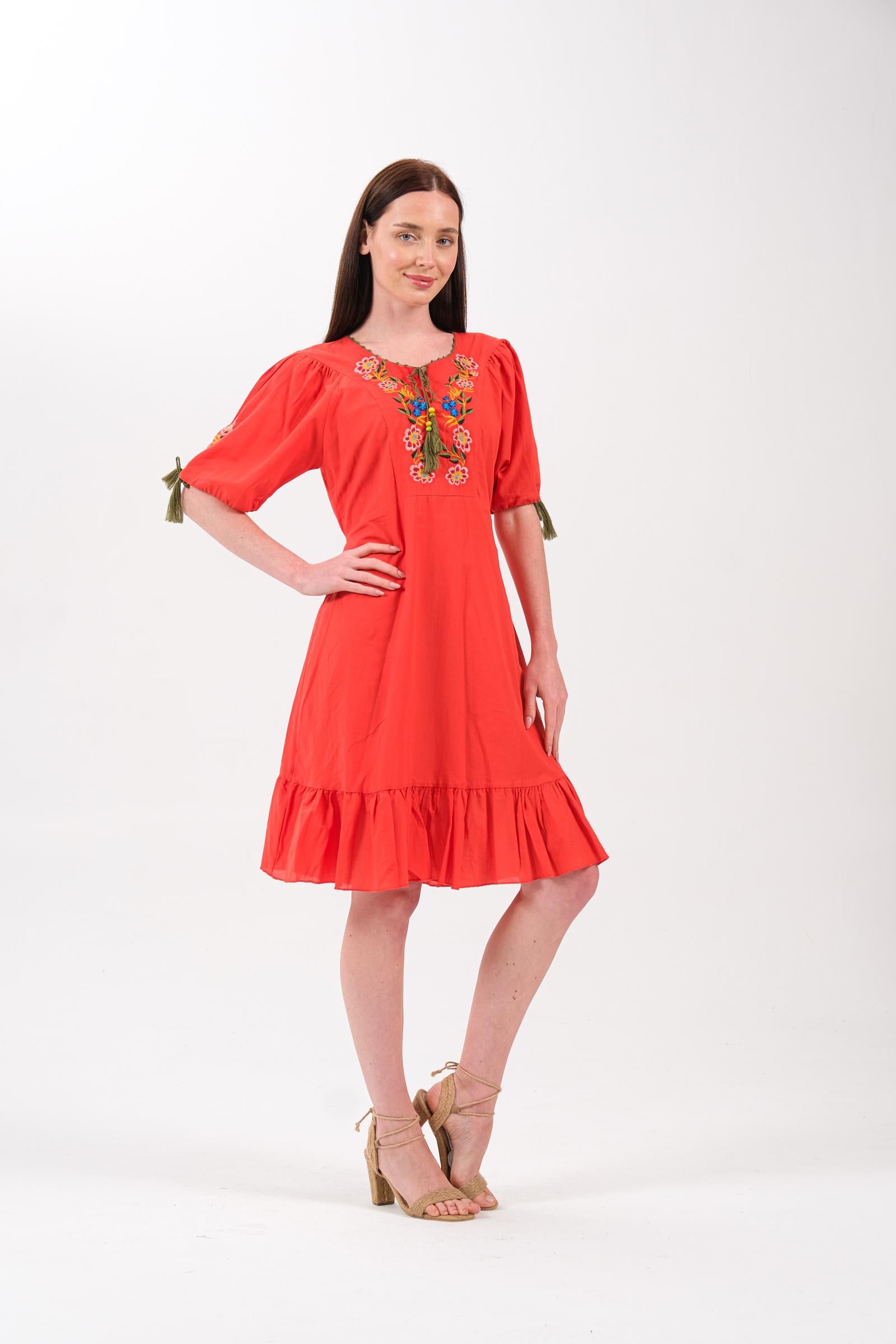 8022 Mercan Nakışlı Elbise