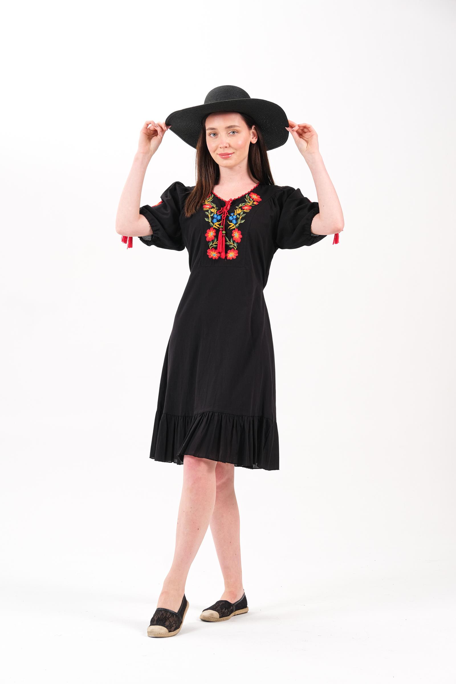 8022 Nakışlı Otantik Siyah Elbise