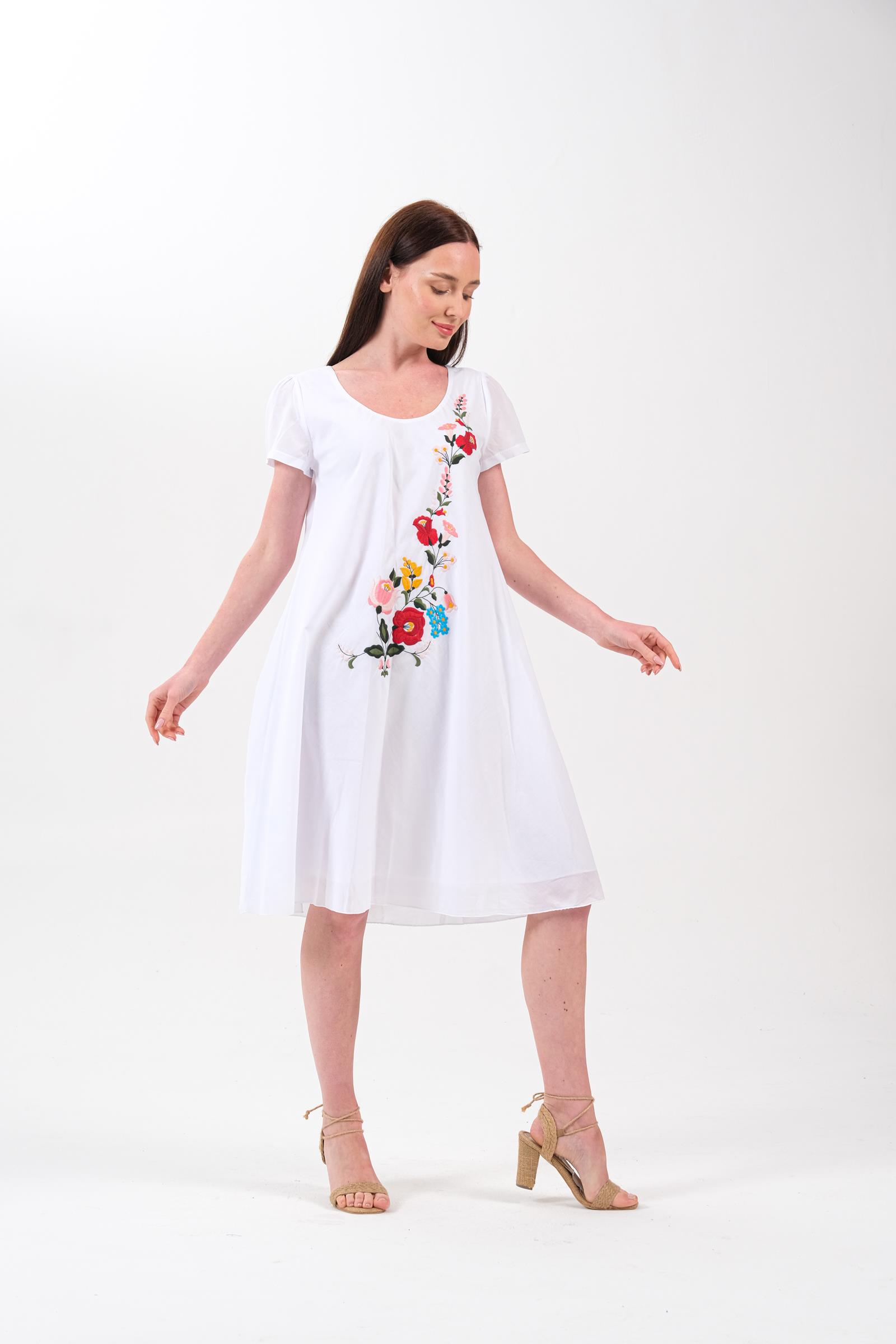 8030 Beyaz Nakışlı Elbise