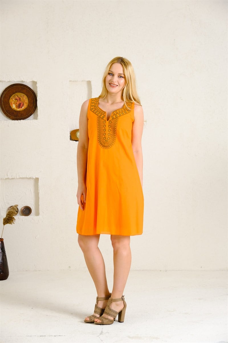 9060 Turuncu Nakışlı Elbise