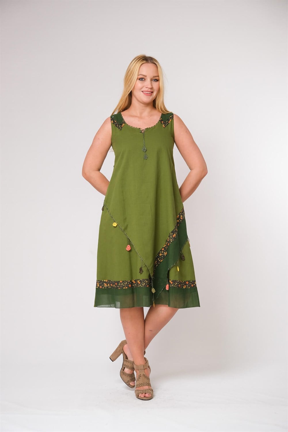 9067- K.yeşil Oyalı Elbise