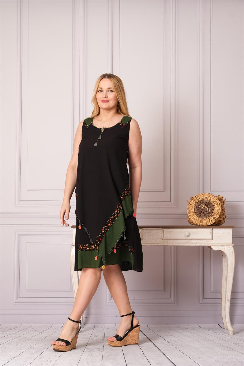 9067 Siyah-Yeşil Elbise