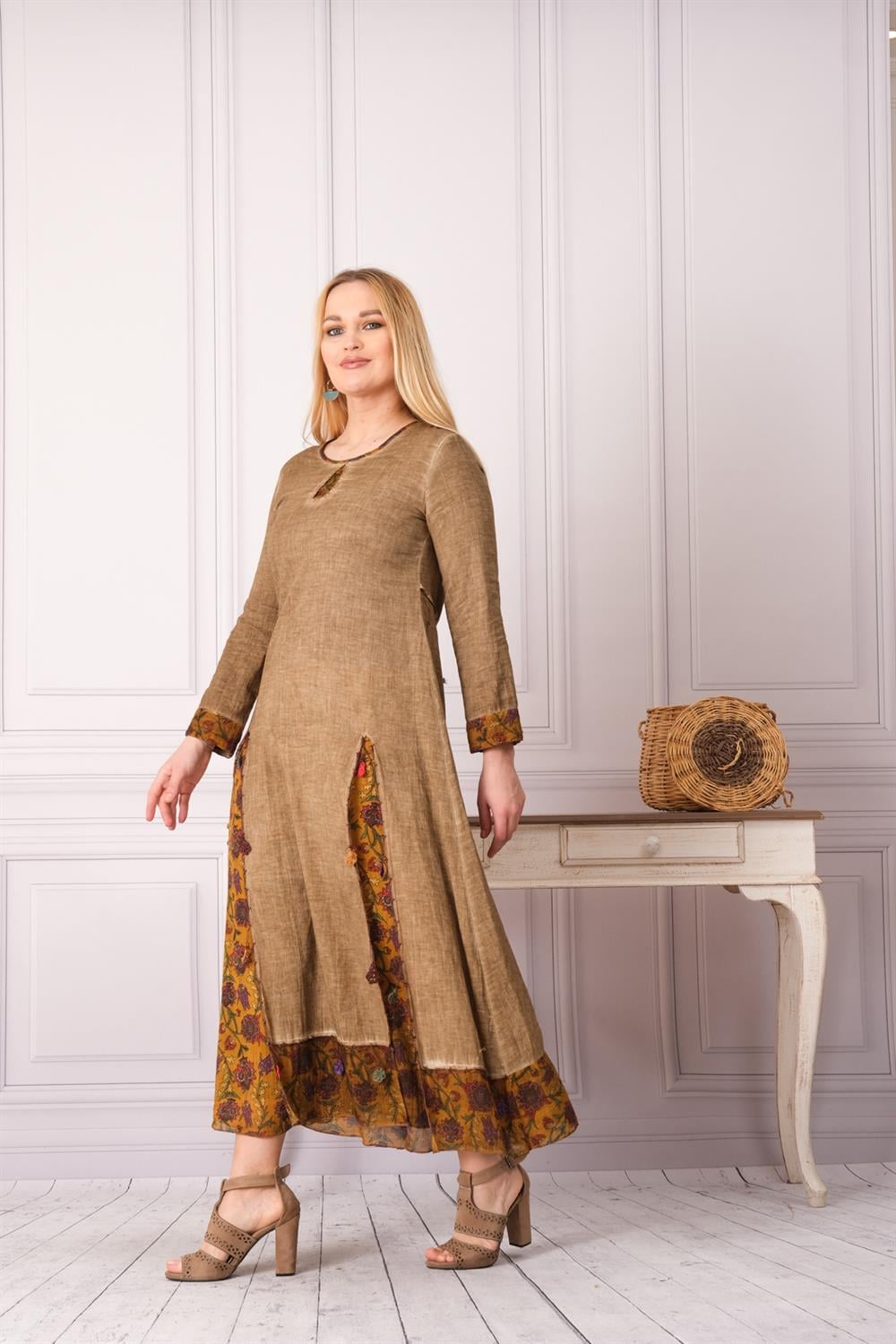 9204 Camel Uzun Elbise