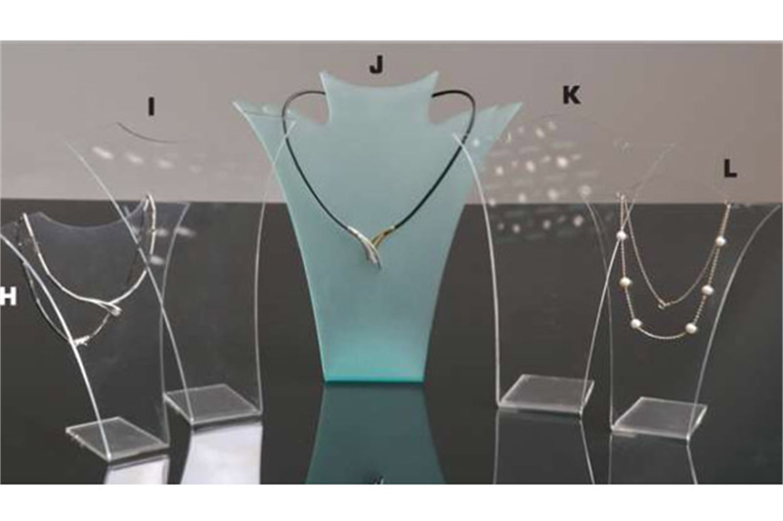 PLEXIGLASS KUYUMCU VİTRİN DEKORLARI, PLEXIGLASS JEWELRY WINDOW DISPLAYS