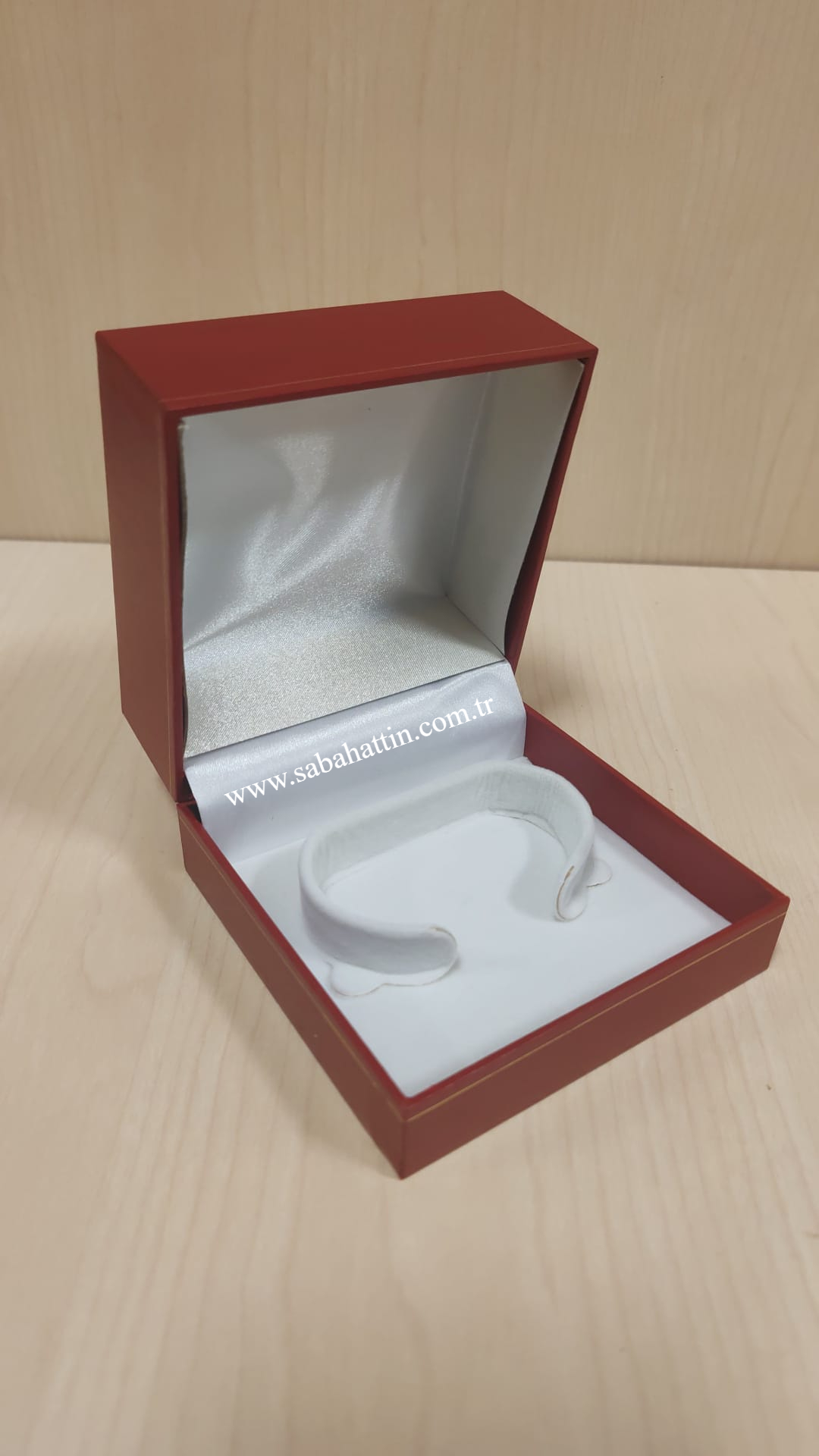 EKONOMİK BİLEKLİK&KELEPÇE& SAAT KUTUSU 