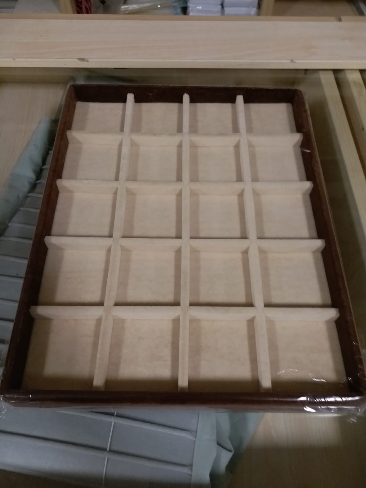KADİFE & SÜET - BÖLMELİ TABLA & VELVET - SUEDE DIVISIONED TRAY