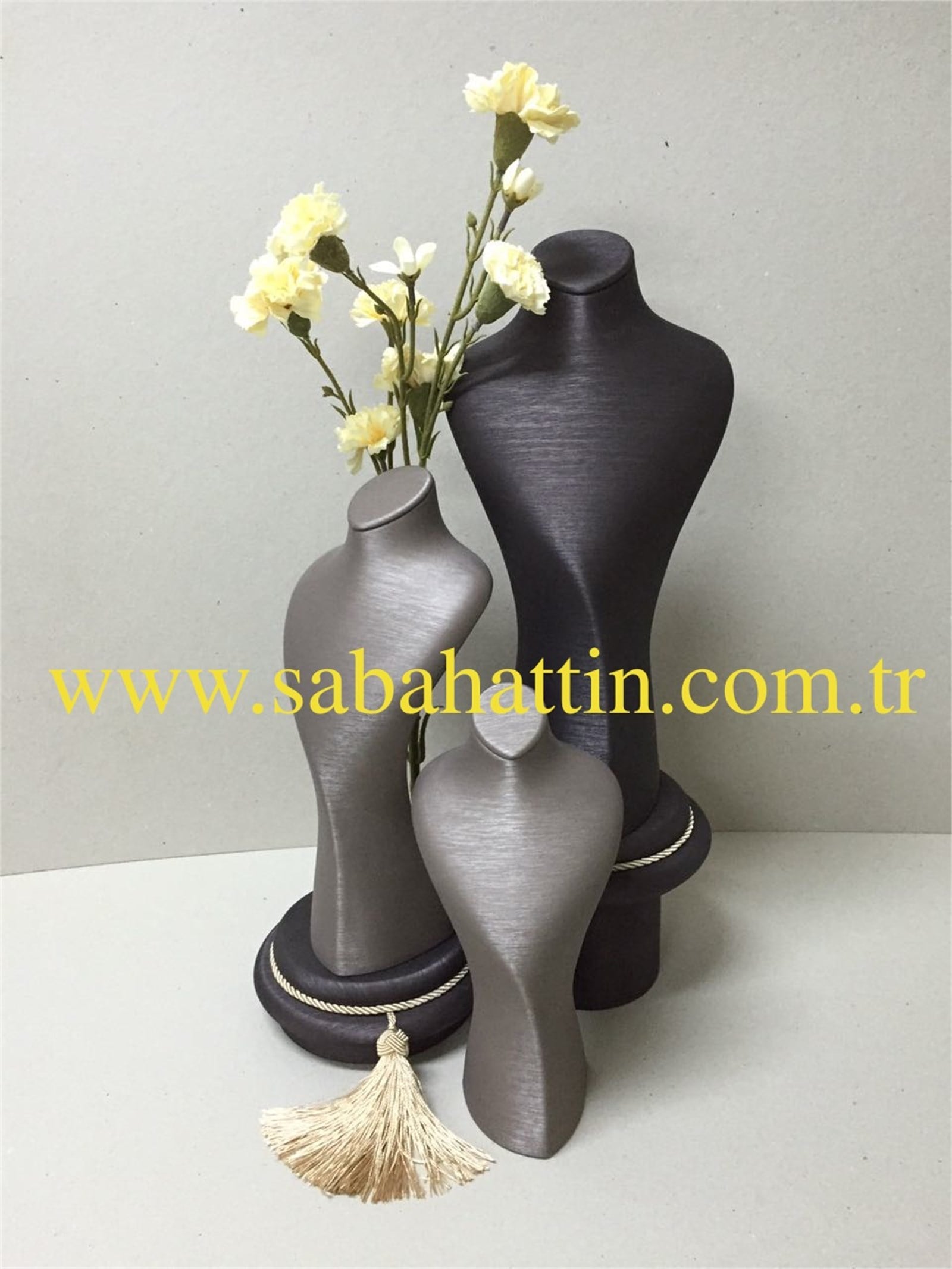EXCLUSIVE WINDOW DISPLAY SET
