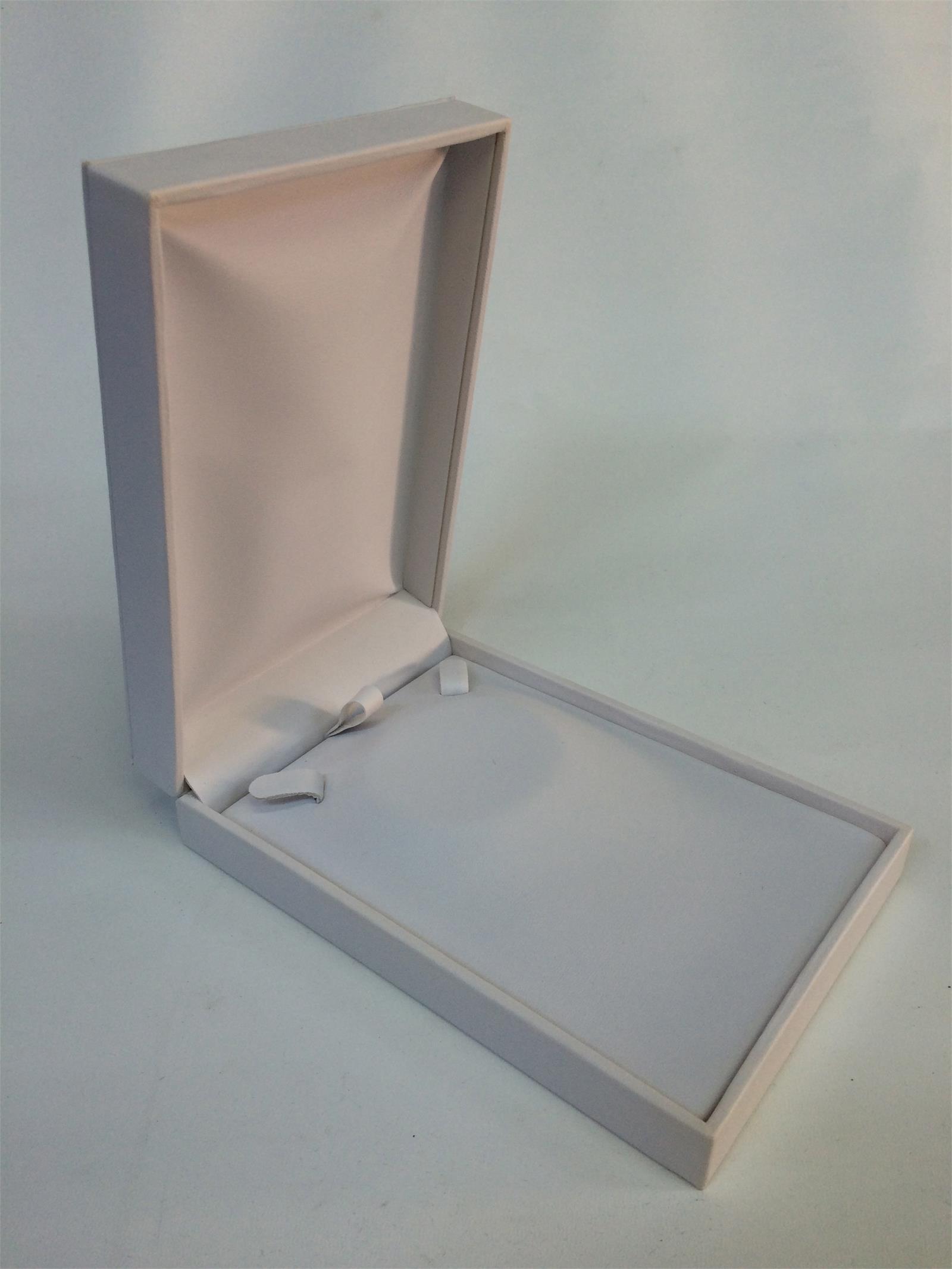 DERİ KOLYE KUTUSU, KOLYE KUTUSU, DERİ MÜCEVHER KUTUSU, LEATHER NECKLACE BOX, JEWELRY BOX FOR NECKLACE
