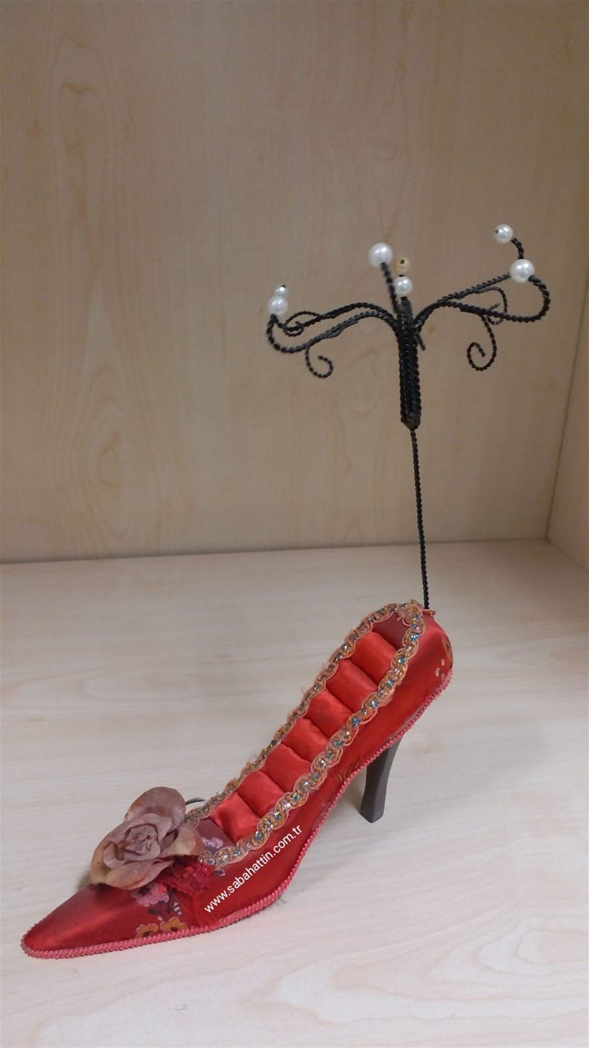 AYAKKABI TAKI ASKISI , SHOES JEWELRY DISPLAY