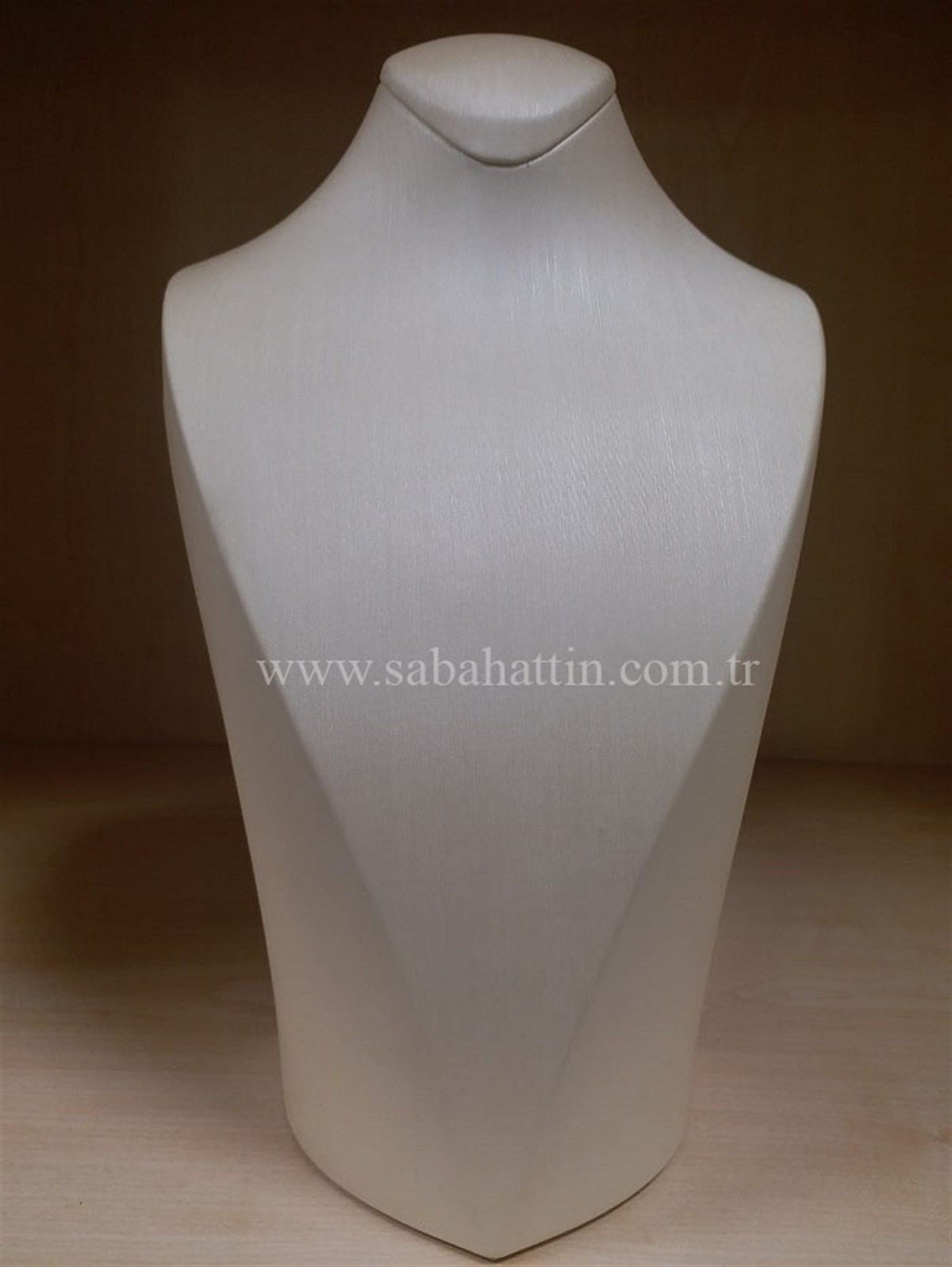 DERİ VE KADİFE KOLYE BOYUNLUK , LEATHER  AND VELVET  NECKLACE JEWELRY DISPLAYS