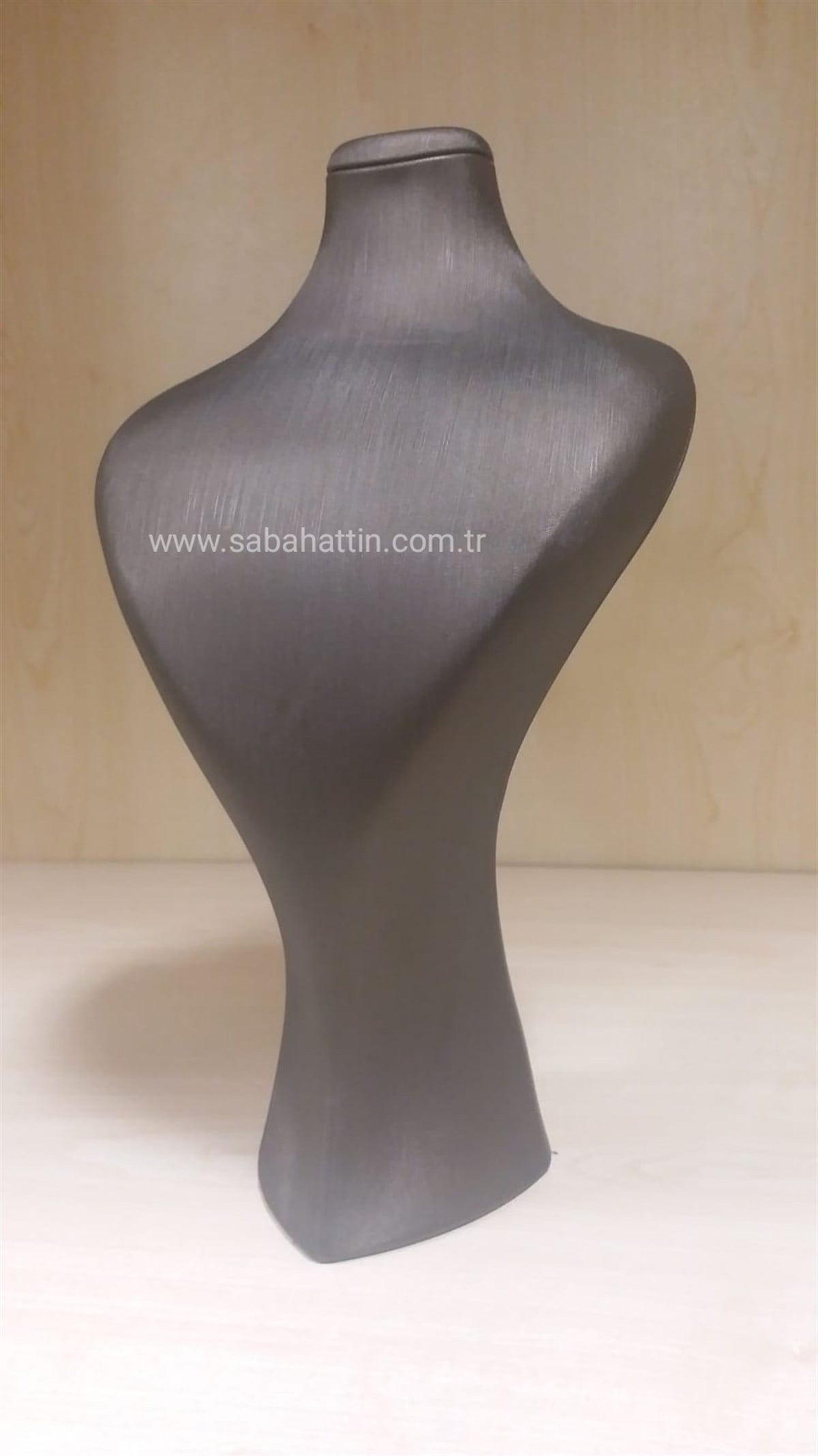 DERİ VE KADİFE KOLYE BOYUNLUK , LEATHER  AND VELVET  NECKLACE JEWELRY DISPLAYS
