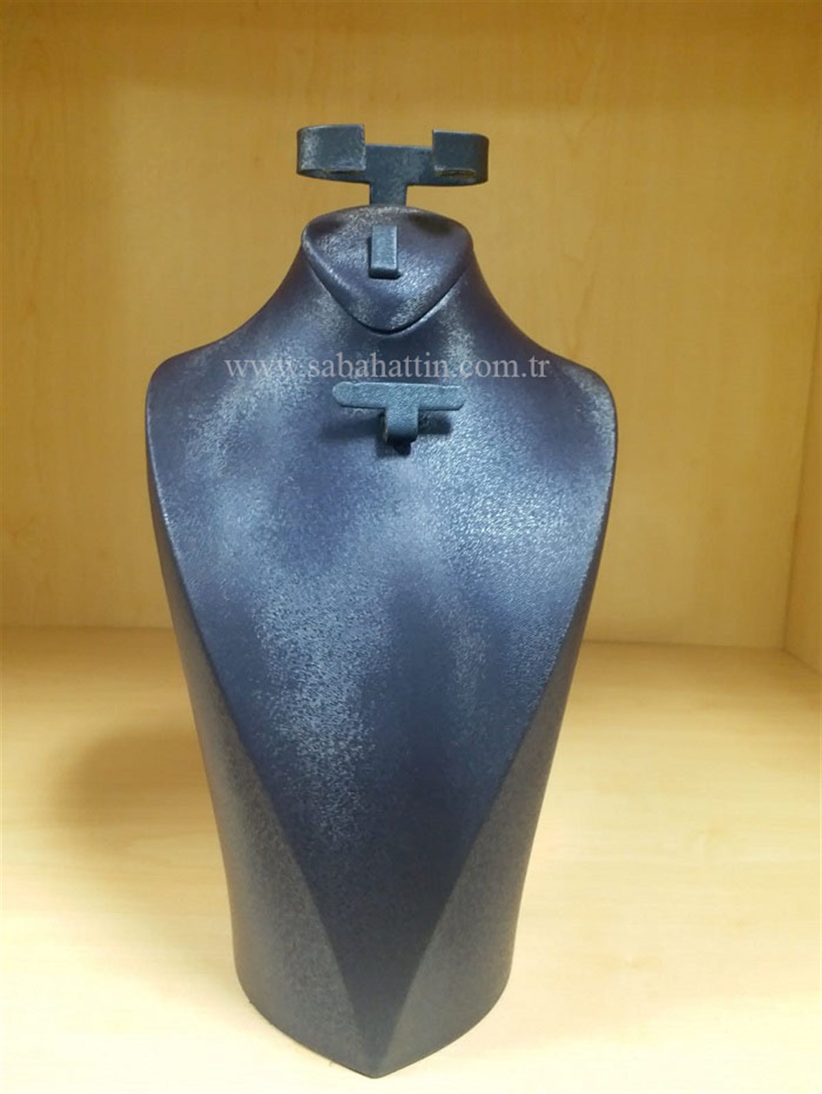DERİ BOYUNLUK , LEATHER  NECKLACE JEWELRY DISPLAYS