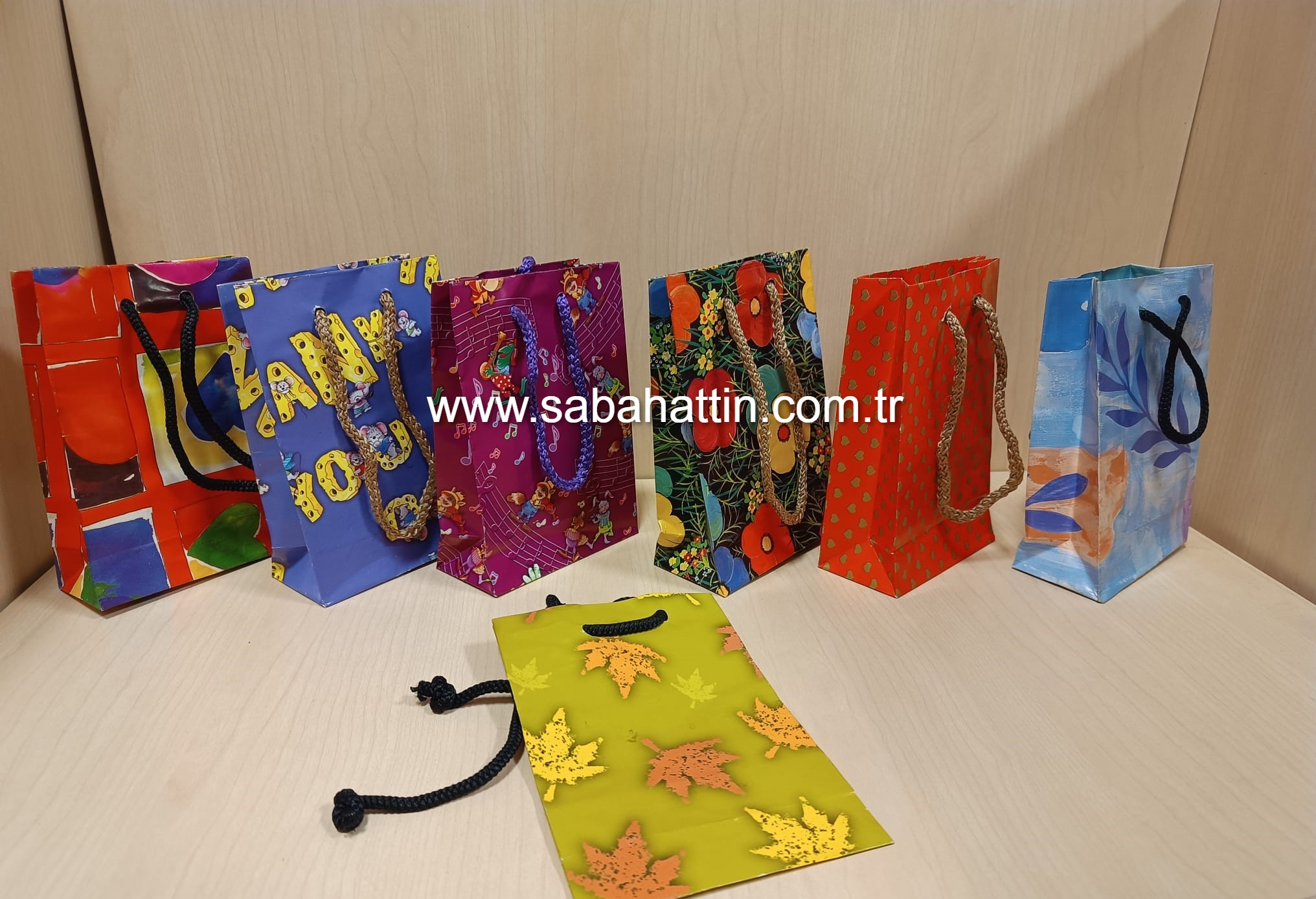 KARTON  POŞET KARIŞIK DESENLİ - CARTON BAG MIX PATTERN