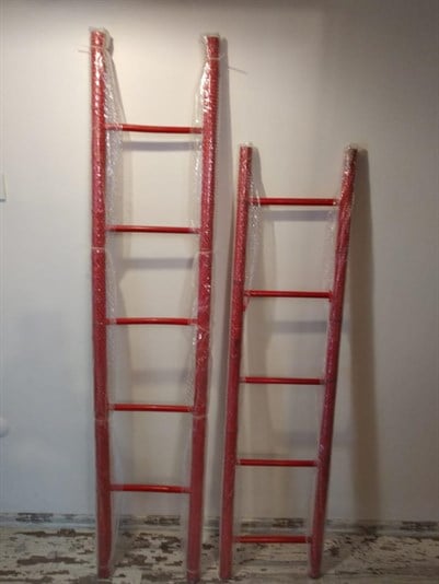 BAMBU MERDİVEN 37*150 CM KIRMIZI KÜÇÜK BOY