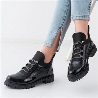 Boğazlı Siyah Rugan Kadın Ayakkabı
