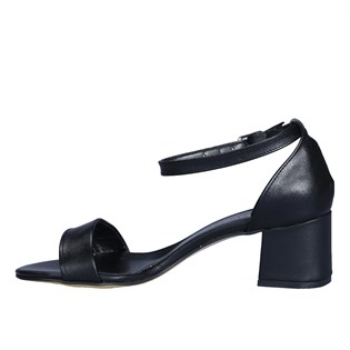 Cilt Siyah Tek Bant Kısa Topuk Kadın Ayakkabı