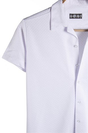 Erkek Beyaz Kısa Kollu Pamuklu Desenli Slimfit Apaş Yaka Gömlek 21Y-4300594-04