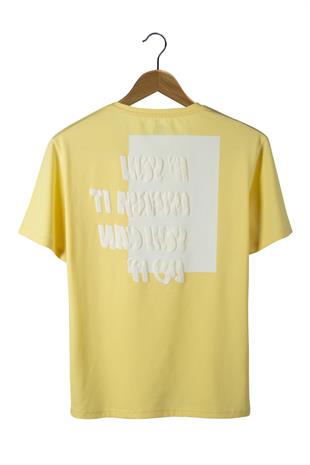 Sarı Ön Ve Arkası Kabartma Baskılı Oversize T-shirt
