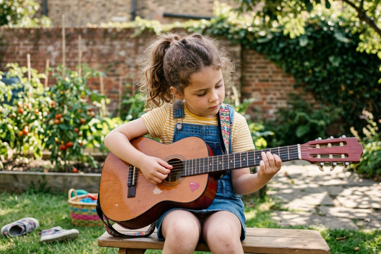 Çocuk İçin Doğru Gitar Seçimi