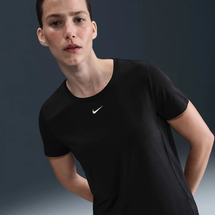 Nike One Classic IB9408-010 Dri-FIT Kısa Kollu Kadın Tişört - Siyah